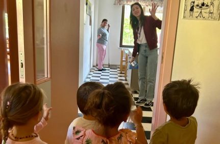 OKULUMUZU GEZİYOR VE KURALLARIMIZI ÖĞRENİYORUZ OKULUMUZU GEZİYOR VE KURALLARIMIZI ÖĞRENİYORUZ