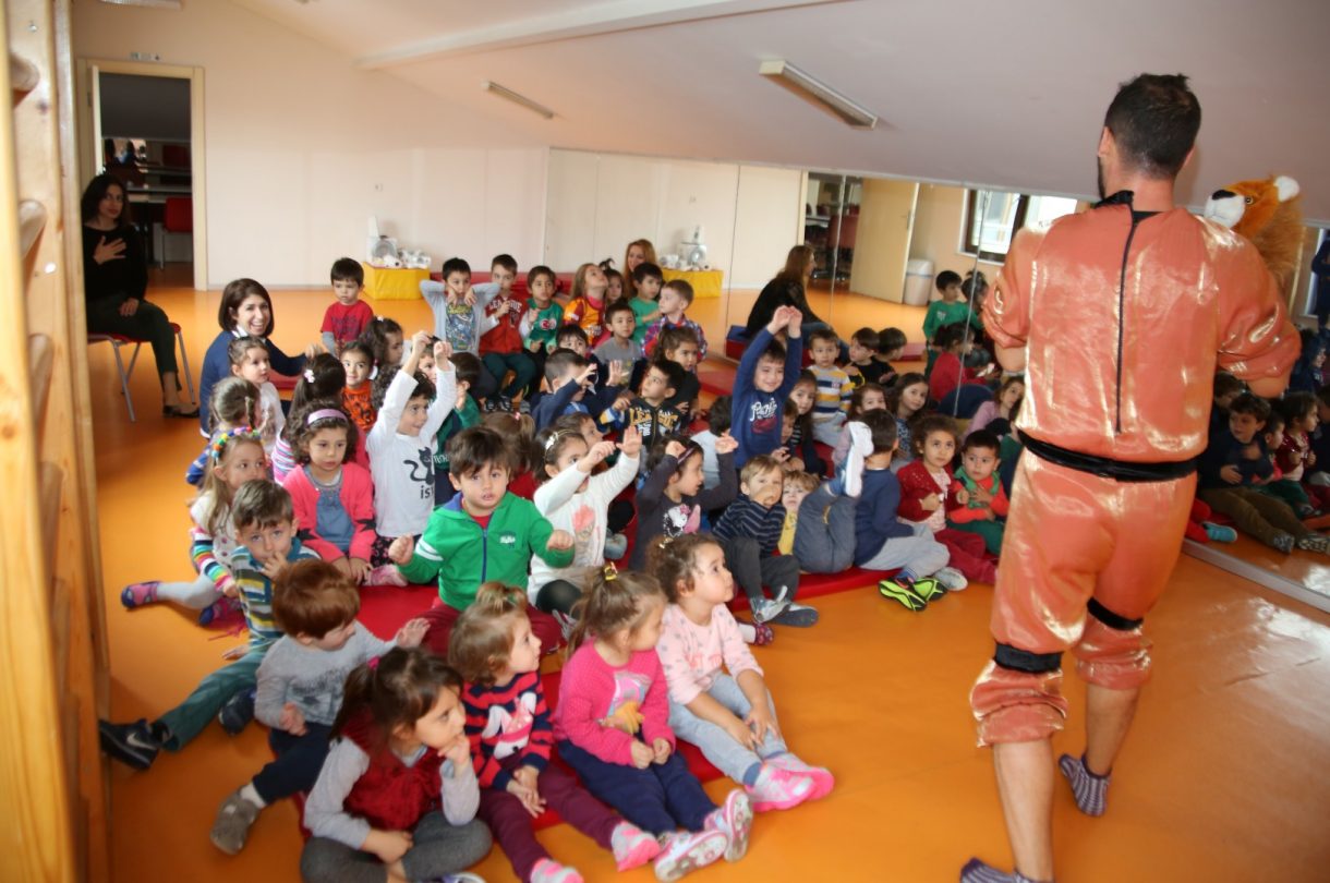 OKULUMUZDA TİYATRO