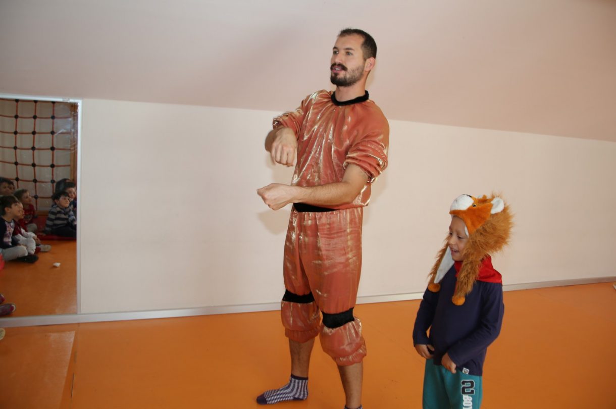 OKULUMUZDA TİYATRO