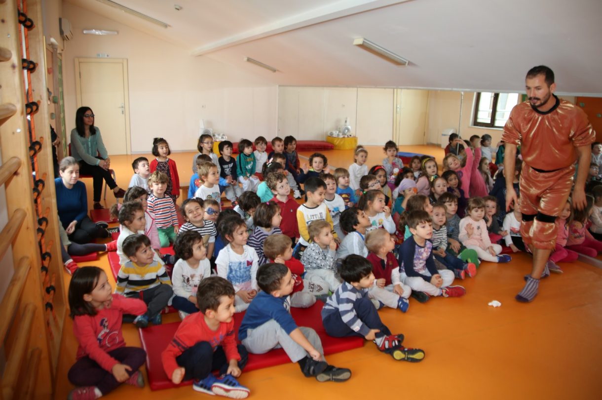 OKULUMUZDA TİYATRO